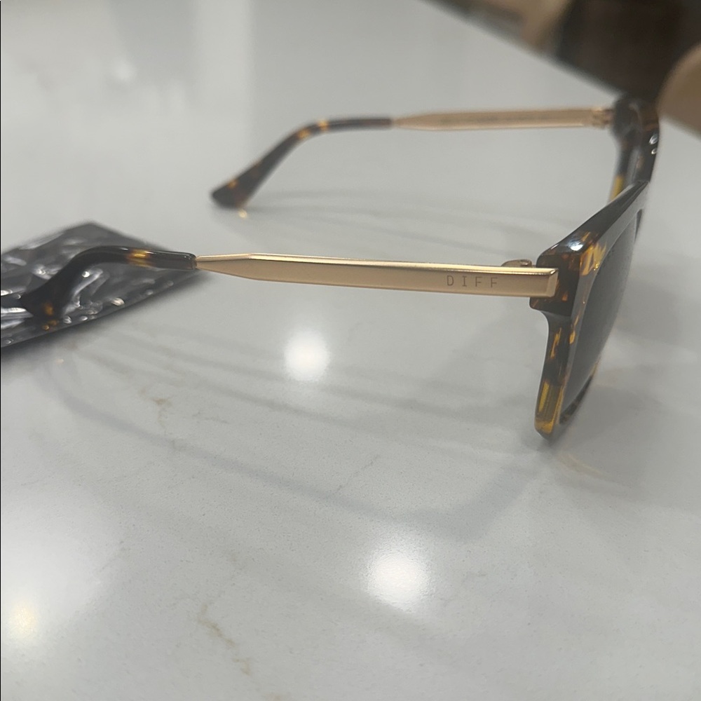 Diff Eyewear Tortoiseshell Frame Sunglasses With … - image 2